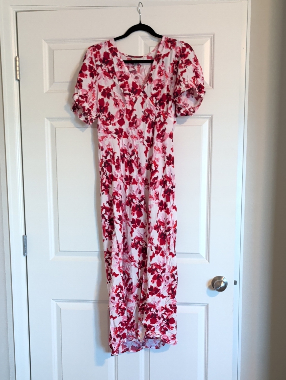 Floral V-Neck Maxi Nightgown in White & Red